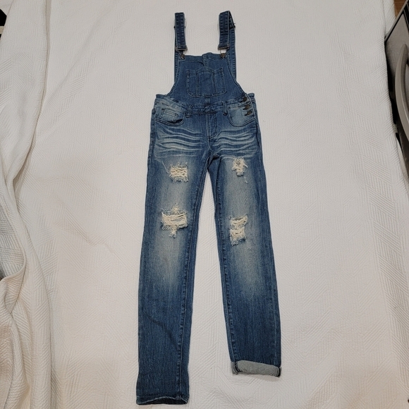 Machine size small distressed overalls. 29" inseam. Like new pre-owned condition - Picture 10 of 13